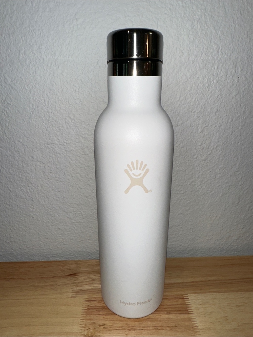 Hydro Flask 25 oz Wine Bottle with Stainless Steel Lid